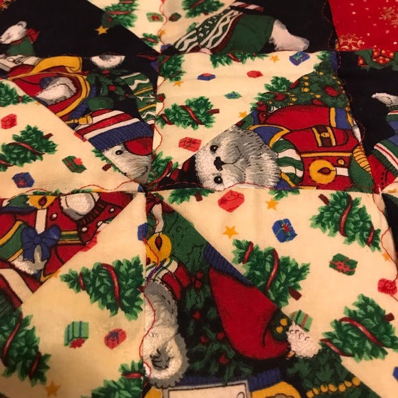 Handcrafted a quilted reversible table runner. Lots of stitching detail - Picture 3 of 9